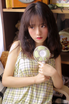 美女接吻